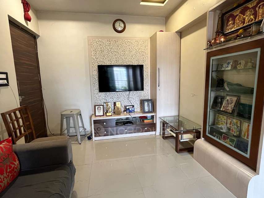 1 BHK Flat In Rna Complex For Sale  In Santacruz East