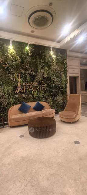 2 BHK Flat In Kanakia Paris For Sale  In Bandra East