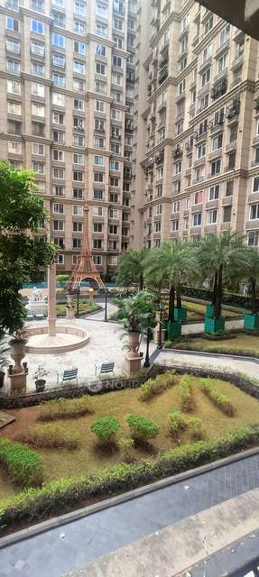 2 BHK Flat In Kanakia Paris For Sale  In Bandra East