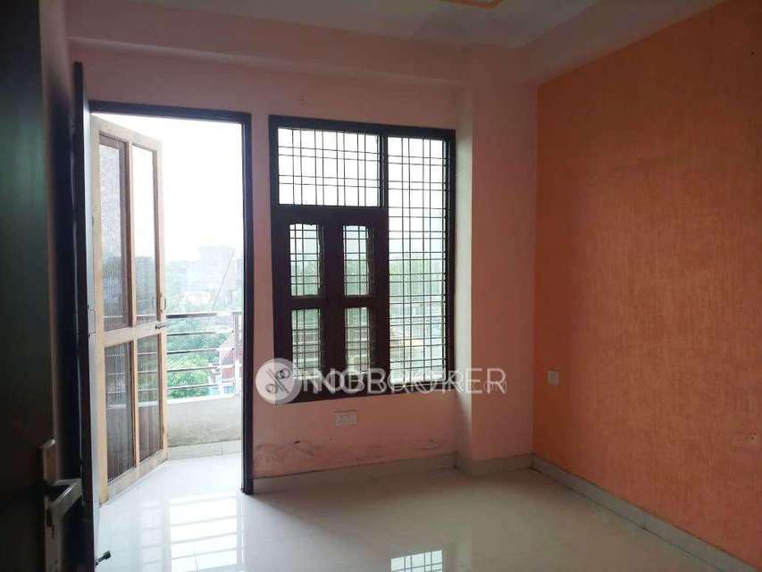 3 BHK Flat In Standlone Building  For Sale  In Sector 105