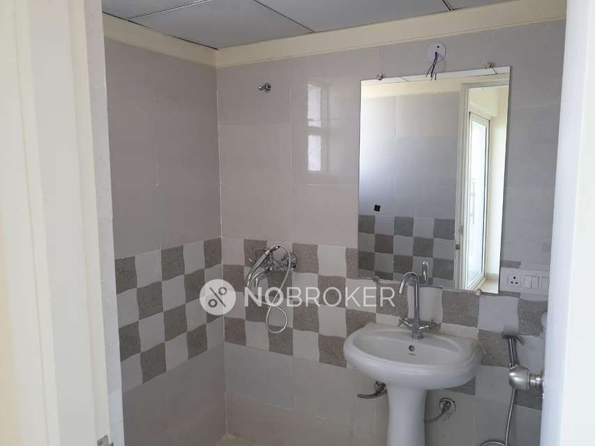 2 BHK Flat In 16th Parkview Gaur Yamuna City For Sale  In Sector 19