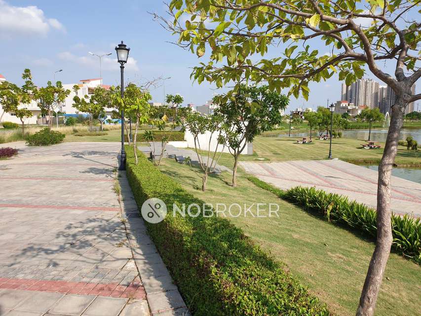 2 BHK Flat In 16th Parkview Gaur Yamuna City For Sale  In Sector 19