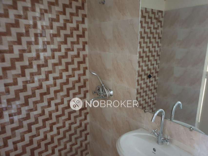 2 BHK Flat In 16th Parkview Gaur Yamuna City For Sale  In Sector 19