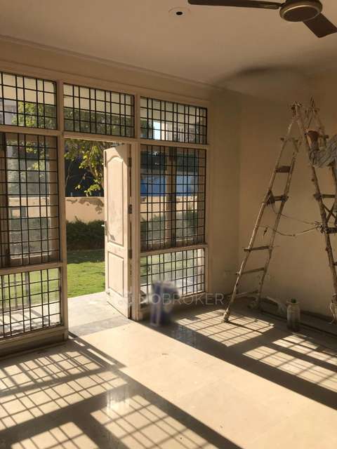 4 BHK Flat For Sale  In Sector 57