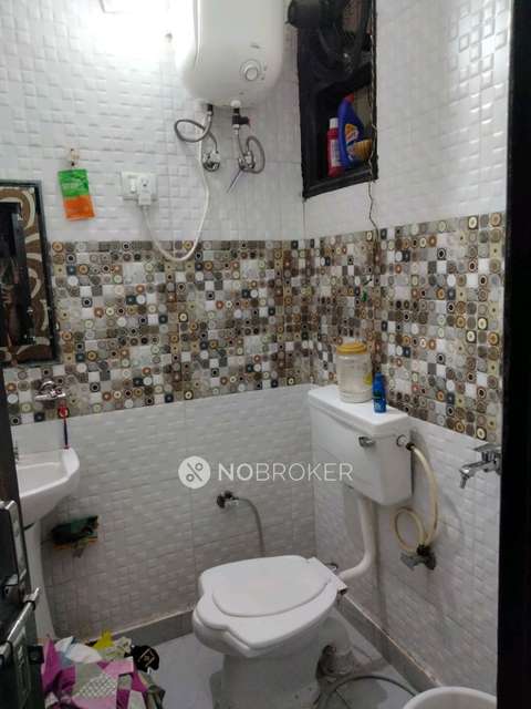 3 BHK Flat In Sanjay Enclave For Sale  In  Uttam Nagar