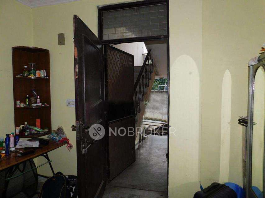 1 RK Flat For Sale  In Andrews Ganj