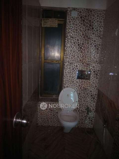 2 BHK Flat In Manopus, Dahisar For Sale  In Dahisar Check Naka