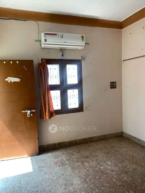 1 BHK Flat In Stand Alone Building  for Rent  In Raja Annamalai Puram