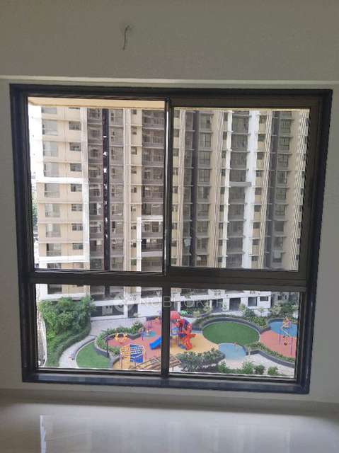 1 BHK Flat In Chandak Nishchay For Sale  In Dahisar East