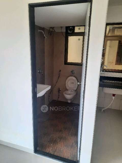 1 BHK Flat In Chandak Nishchay For Sale  In Dahisar East