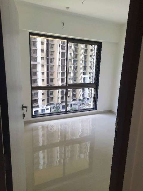 1 BHK Flat In Chandak Nishchay For Sale  In Dahisar East