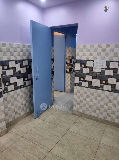 2 BHK Flat In Dda Flats  For Sale  In Bakkarwala