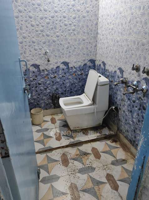 2 BHK Flat In Dda Flats  For Sale  In Bakkarwala