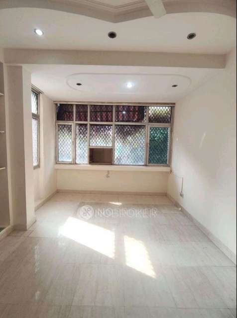 Shop in Surajmal Vihar, Delhi for Rent 