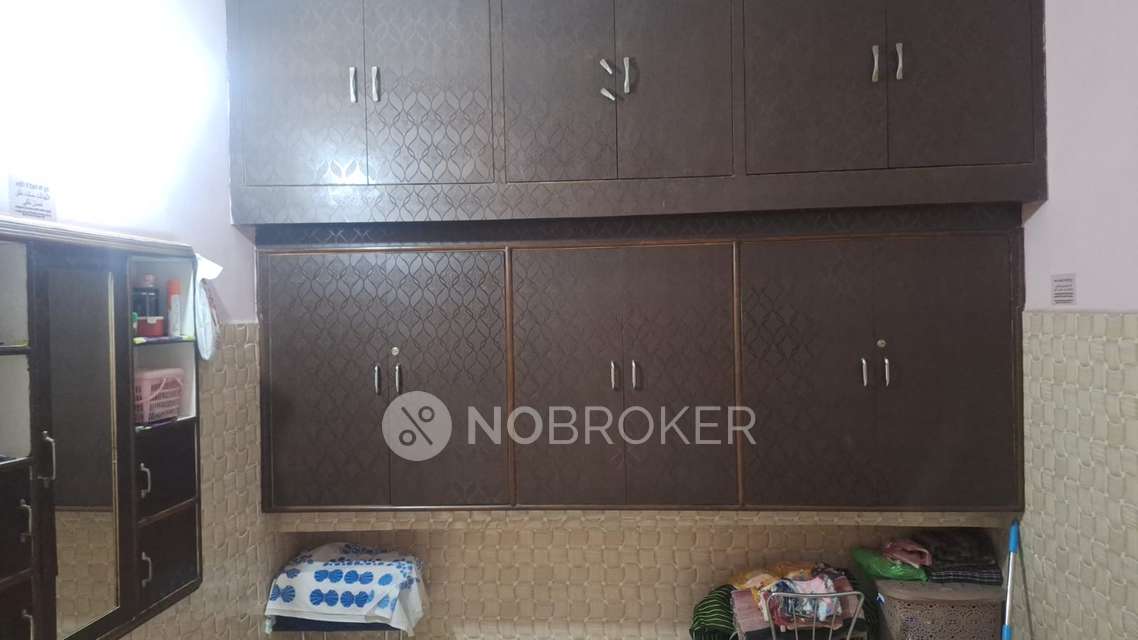 4 BHK Flat In  Bal Mukund Khand For Sale  In Kalkaji