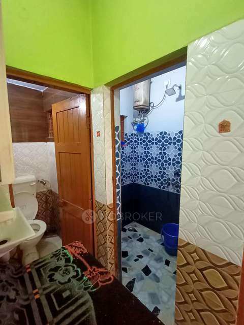 1 BHK Flat For Sale  In Gtb Enclave