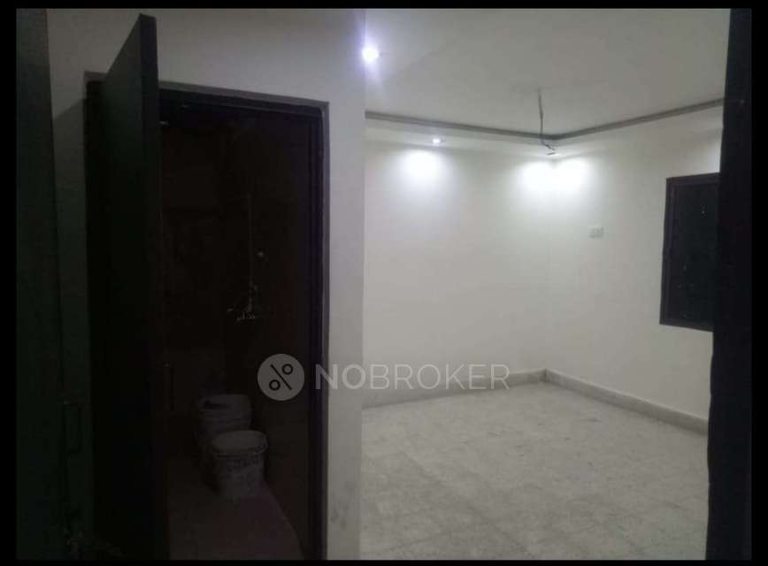 3 BHK Flat In Maheshwari Towers  For Sale  In Banjara Hills