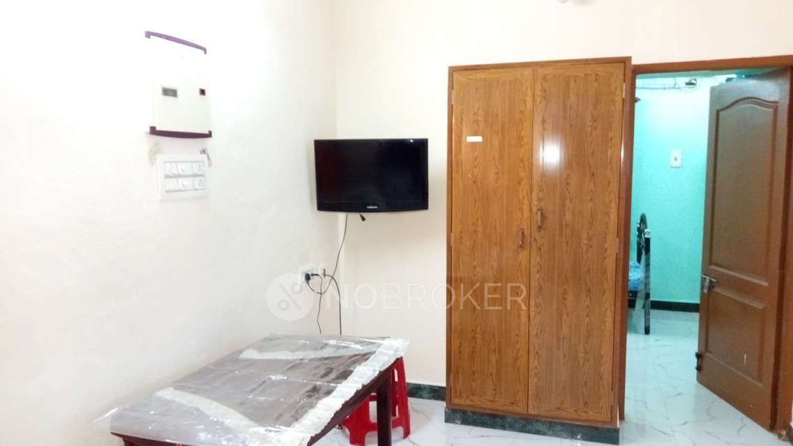 1 BHK Flat In Madhudharani Illam for Rent  In Chennai - Palavakkam (s)