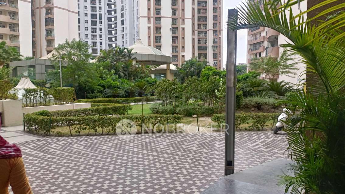 PG for Girls in Crossings Republik