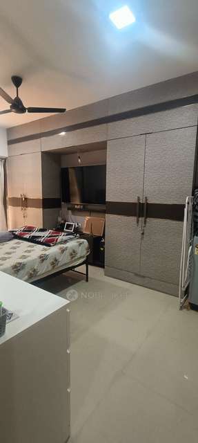 2 BHK Flat In Laxmi Chaya For Sale  In Santacruz &#40;west&#41;