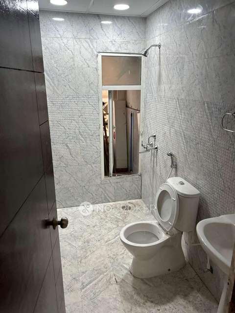 2 BHK Flat In Prateek Grand City For Sale  In Siddhartha Vihar