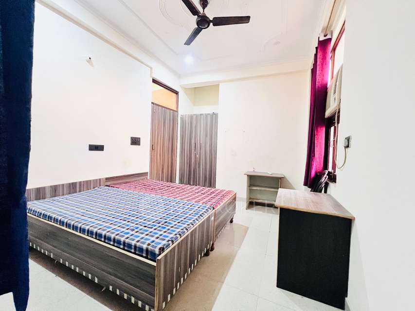 PG for Girls in Sector 126