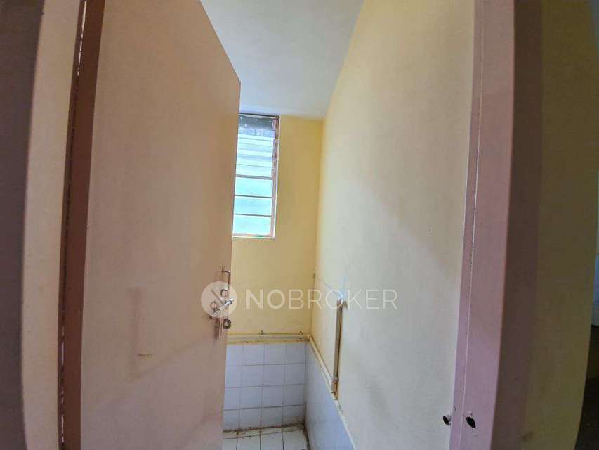 1 BHK Flat In Bakre Building For Sale  In Kothrud