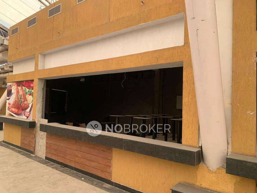 Shop in Beta Ii, Greater Noida for Rent 