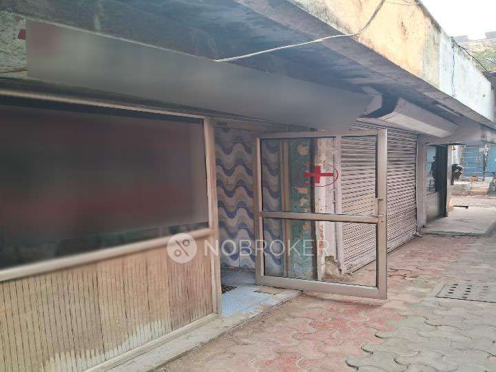 Shop in Chittranjan, Delhi for sale 