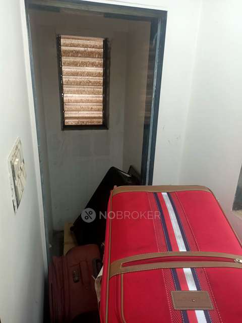 2 BHK Flat In Symphony Building For Sale  In Chembur