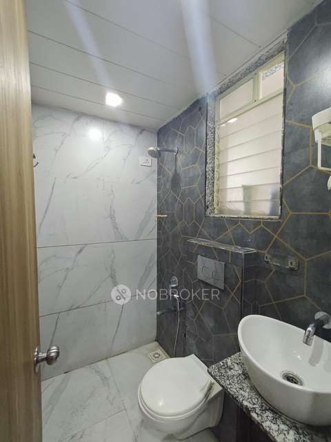 2 BHK Flat In Building B Wing Meera Park Royale For Sale  In Mahalaxmi Nagar