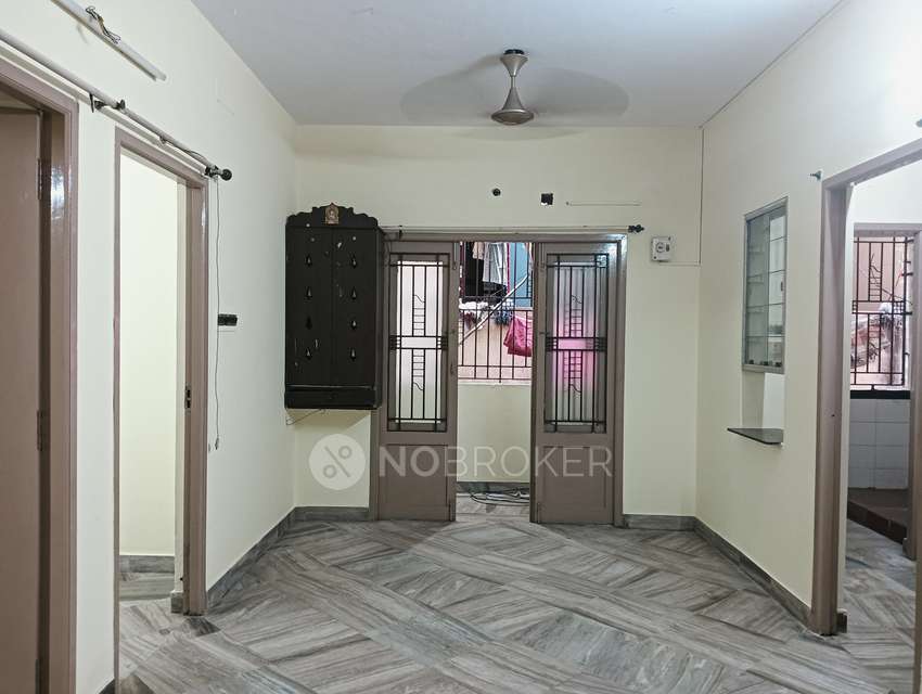2 BHK Flat In Crystal Square For Sale  In Shenoy Nagar