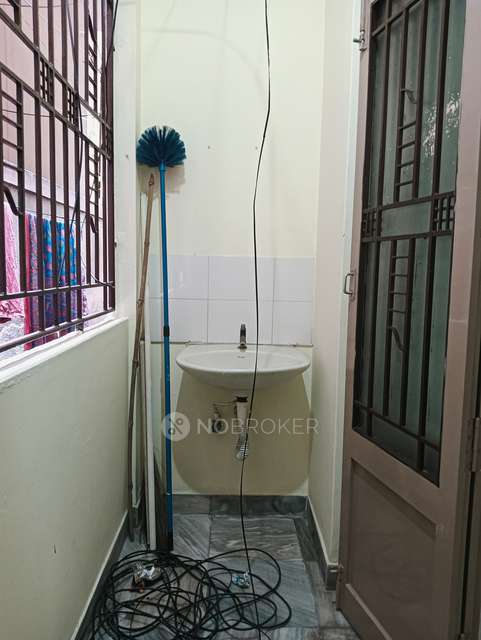 2 BHK Flat In Crystal Square For Sale  In Shenoy Nagar