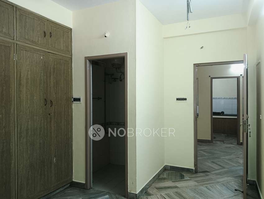 2 BHK Flat In Crystal Square For Sale  In Shenoy Nagar