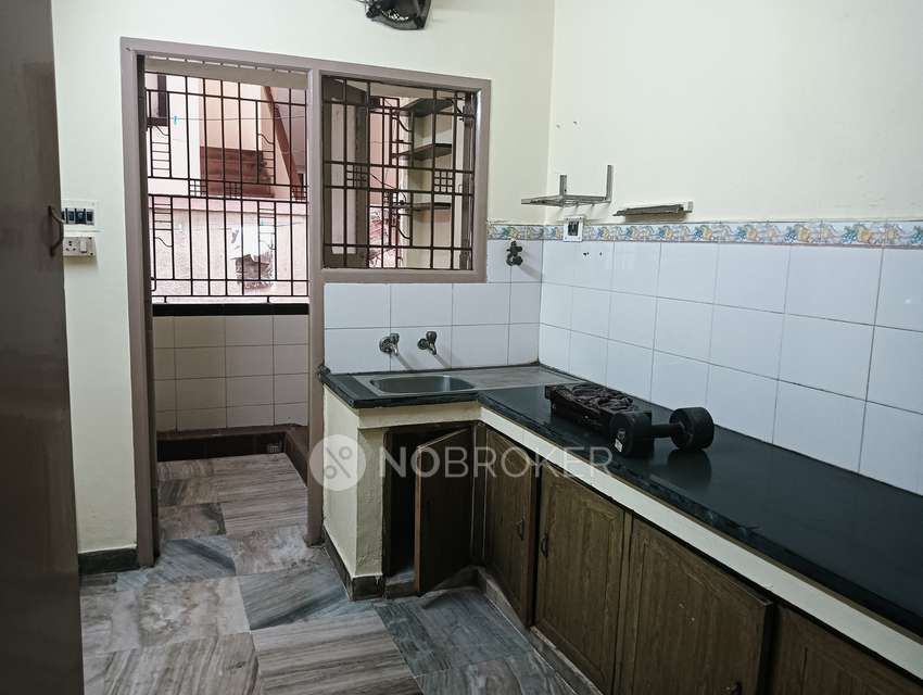 2 BHK Flat In Crystal Square For Sale  In Shenoy Nagar