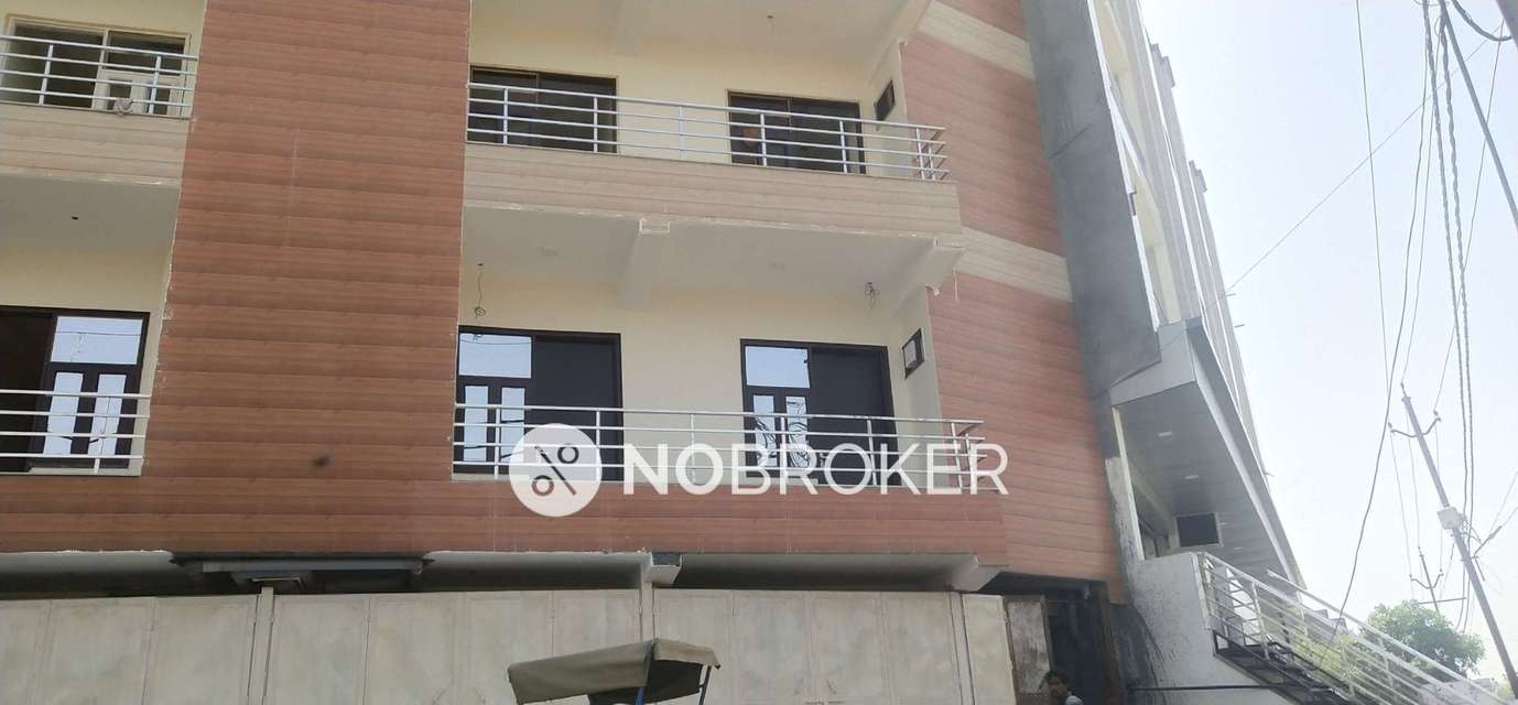 2 BHK Flat For Sale  In Patparganj Village Community Center