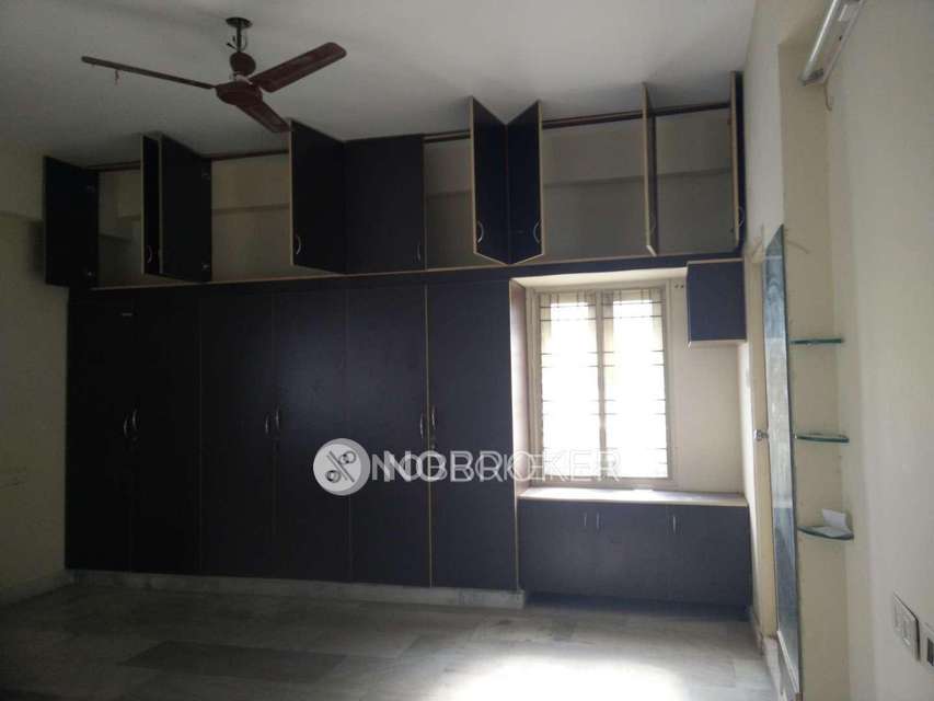 3 BHK Flat In V2 Infra Hill Ridge Apartments For Sale  In Puppalaguda