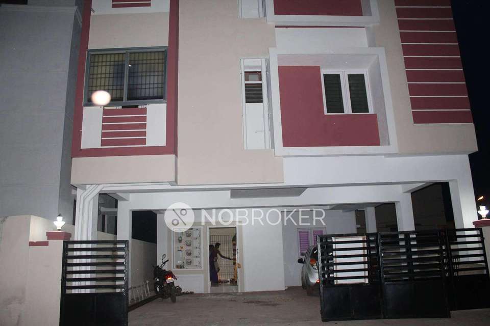 2 BHK Flat In Tulasi Apartment For Sale  In Sithalapakkam