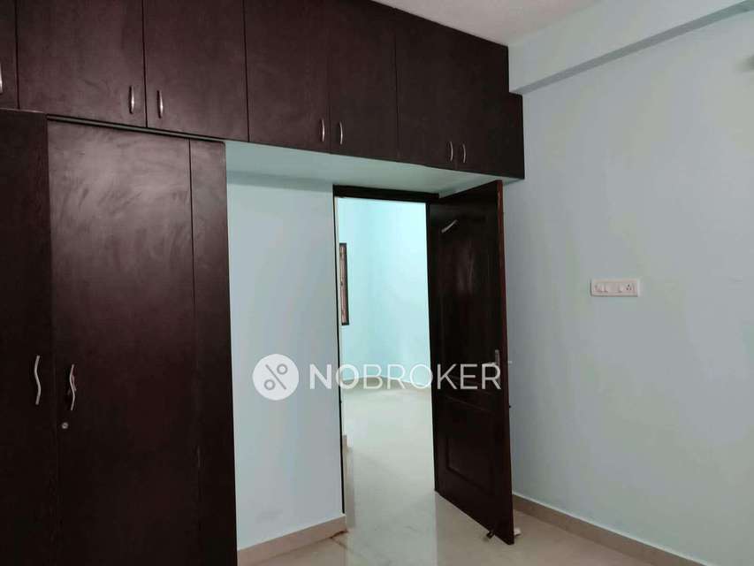 2 BHK Flat In Tulasi Apartment For Sale  In Sithalapakkam