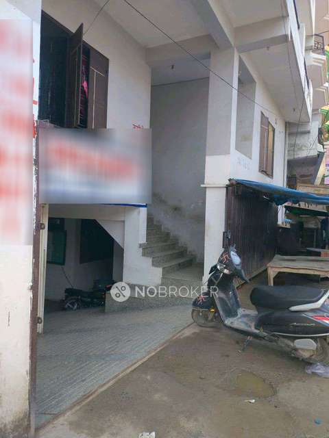1 RK Flat In Standalone Building  for Rent  In Sector 63 