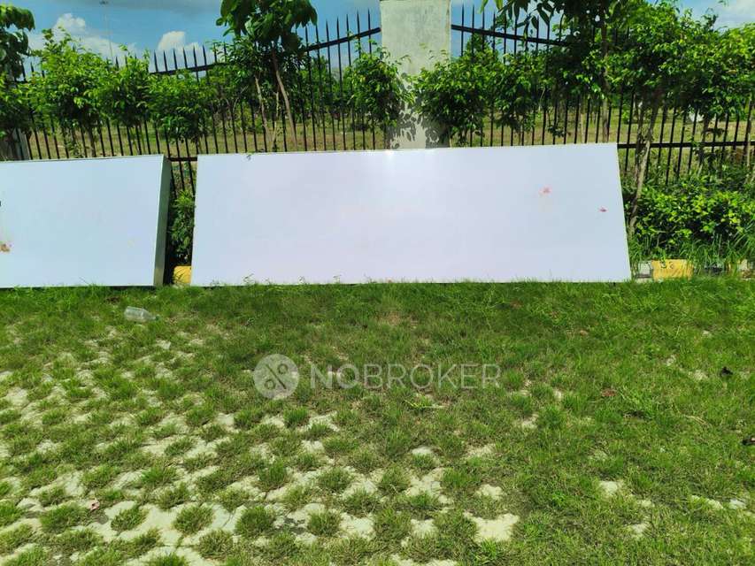 Shop in Eros Sampoornam, Greater Noida for Rent 