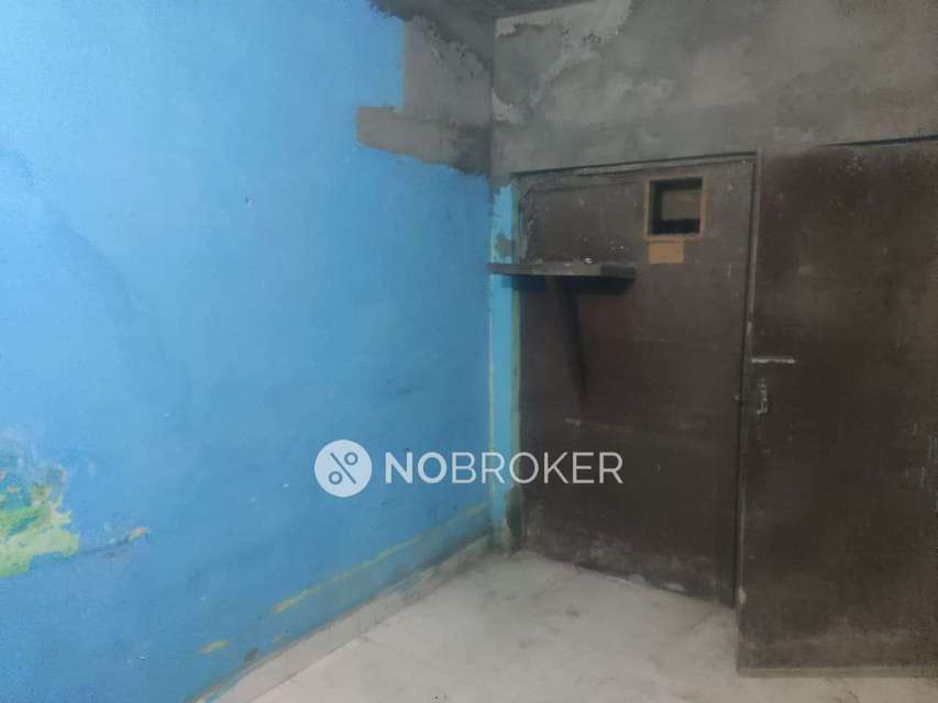 Shop in Pushp Vihar, Delhi for Rent 