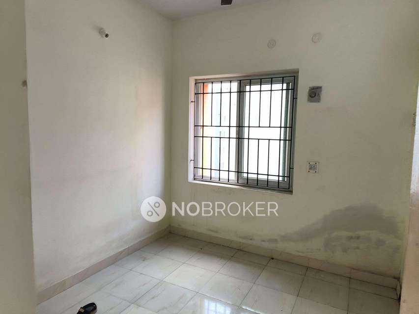 2 BHK Flat In Tnhb For Sale  In Attipattu, Ambattur