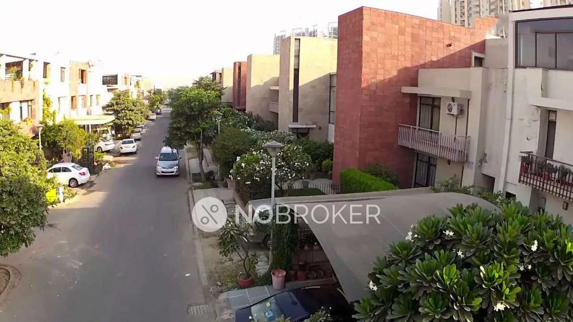 4 BHK Flat In Nirvana County For Sale  In Sector 50