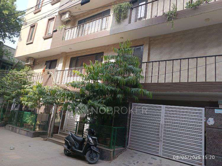 3 BHK Flat In Standlone Building For Sale  In East Of Kailash