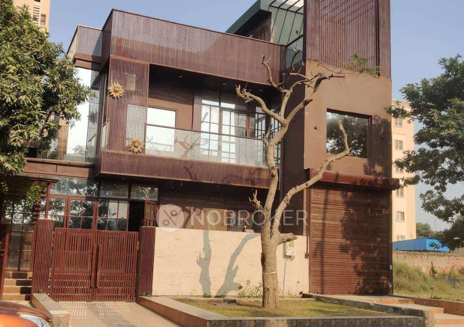 4+ BHK Flat For Sale  In Knowledge Park Ii,
