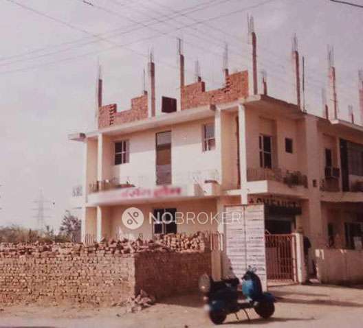 Commercial Property in Sector 31, Noida for sale