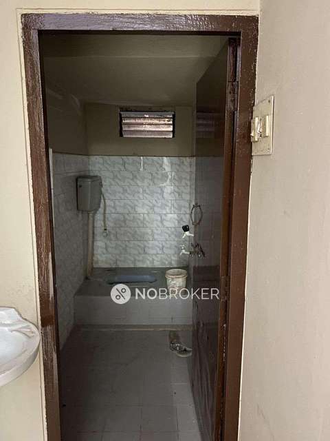 1 BHK Flat In Mayuri Plaza For Sale  In Tilak Nagar, Amberpet
