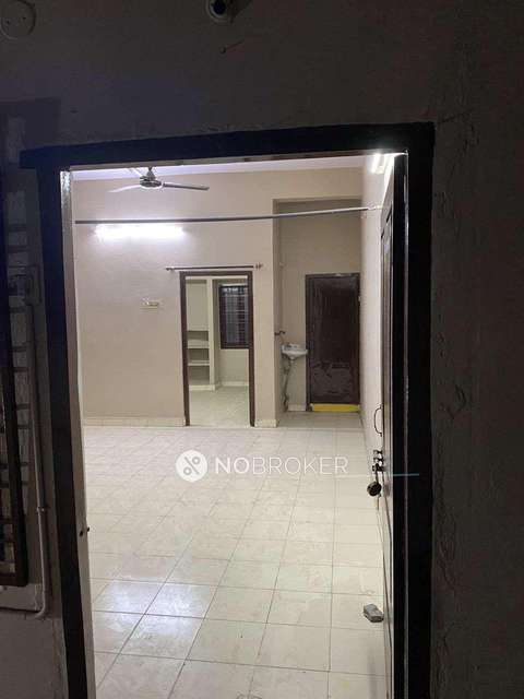 1 BHK Flat In Mayuri Plaza For Sale  In Tilak Nagar, Amberpet