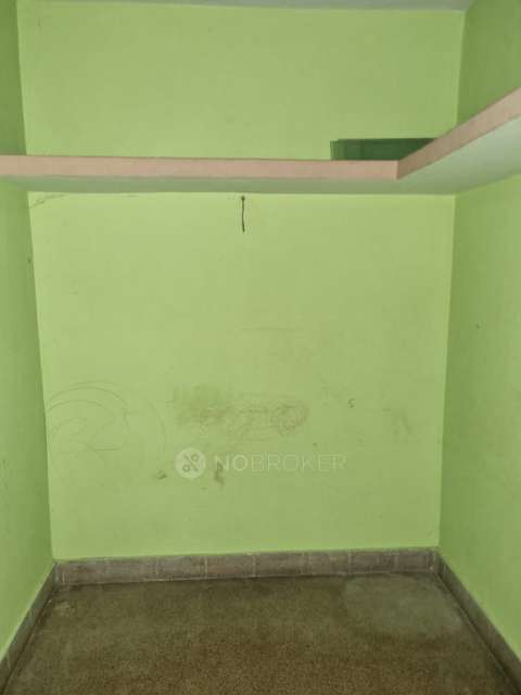 4+ BHK Flat For Sale  In Azad Nagar